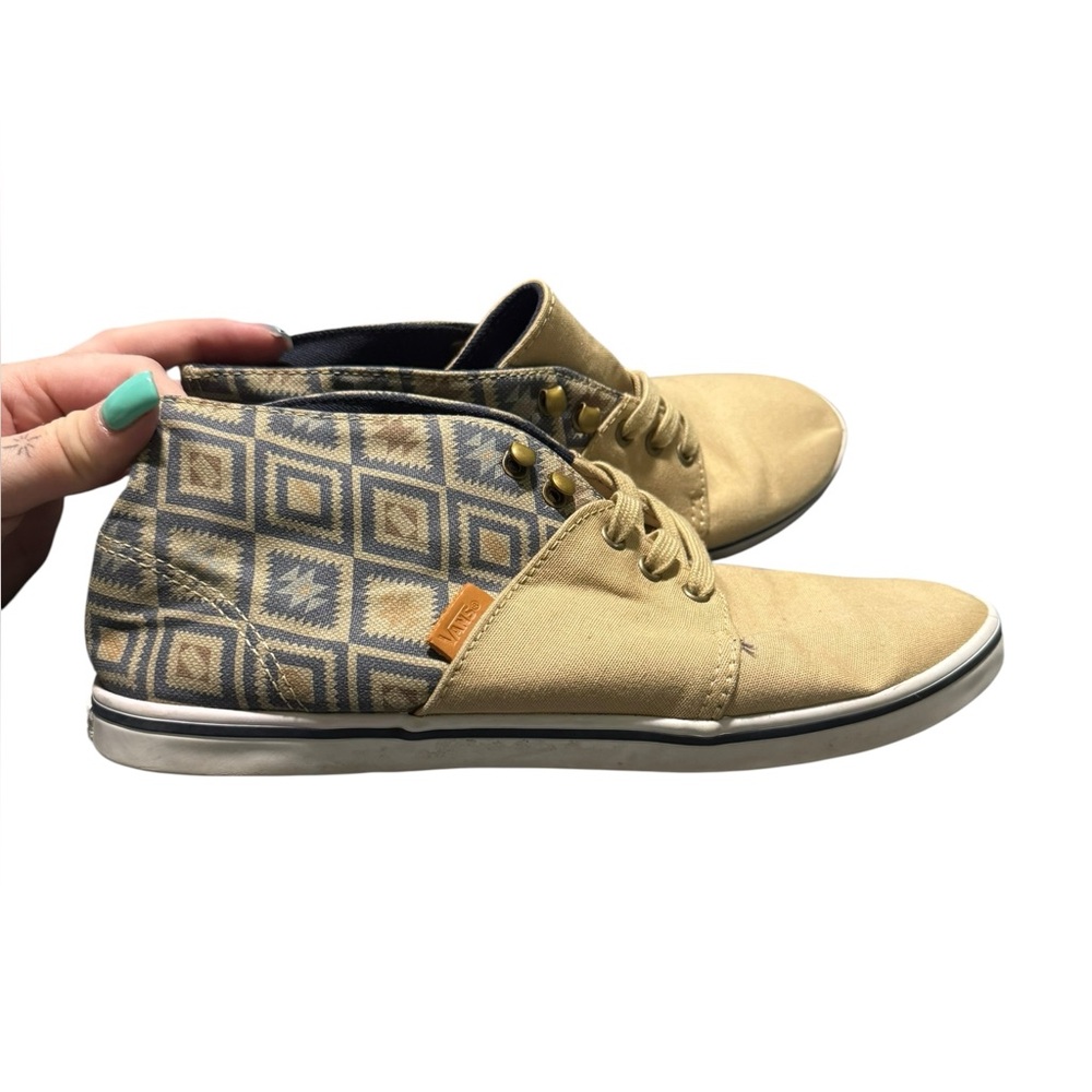 CHUKKA STYLE VANS SHOES